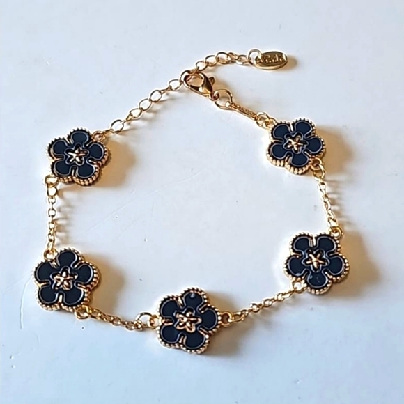 NIB Gold plated five petal navy blue flowers double sided bracelet - Picture 1 of 5